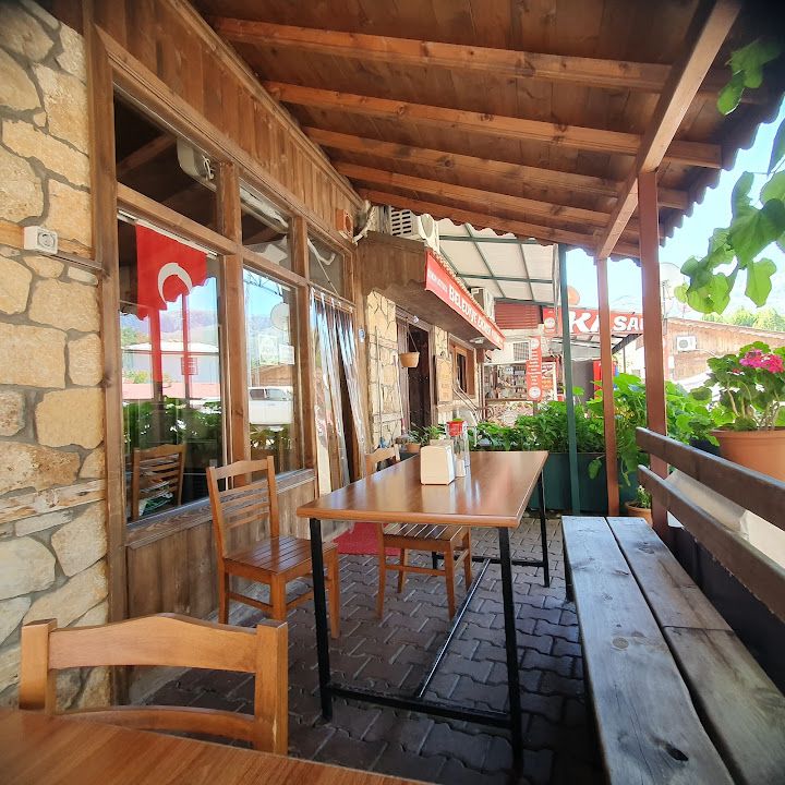 Cumhuriyet Lokantası (yöresel Ev Yemekleri & Esnaf Lokantası)