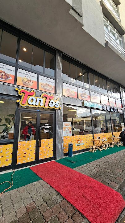 Tantos Cafe Restoran