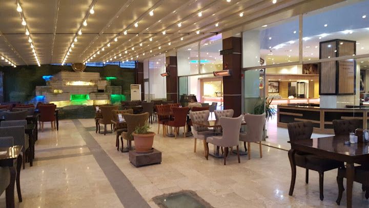 Azizusta Baklava Kadayıf Künefe Salonu