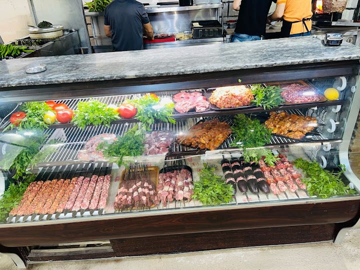 GECE KÖZDE ET DÖNER HALİM USTA