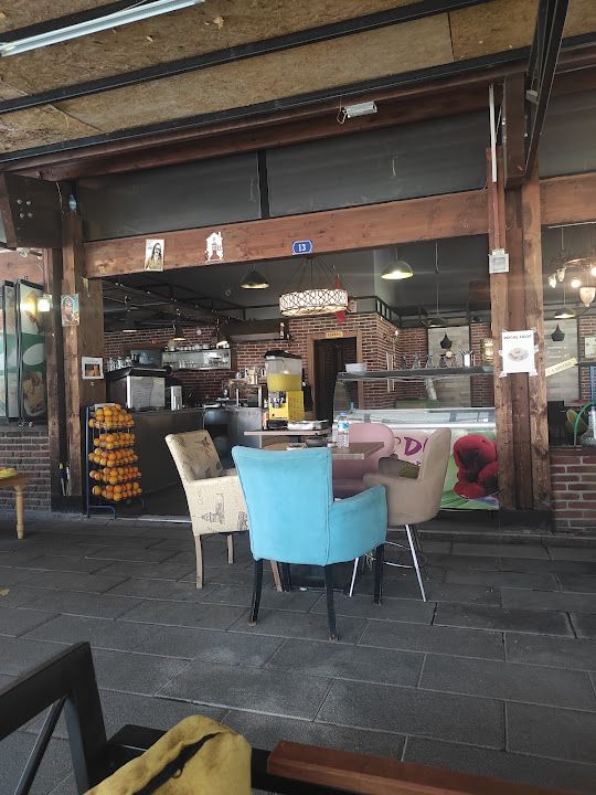 Metro Börek Kahvaltı Evi Cafe