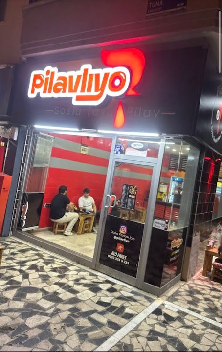 Pilavliyo - Soslu Tavuk Pilav