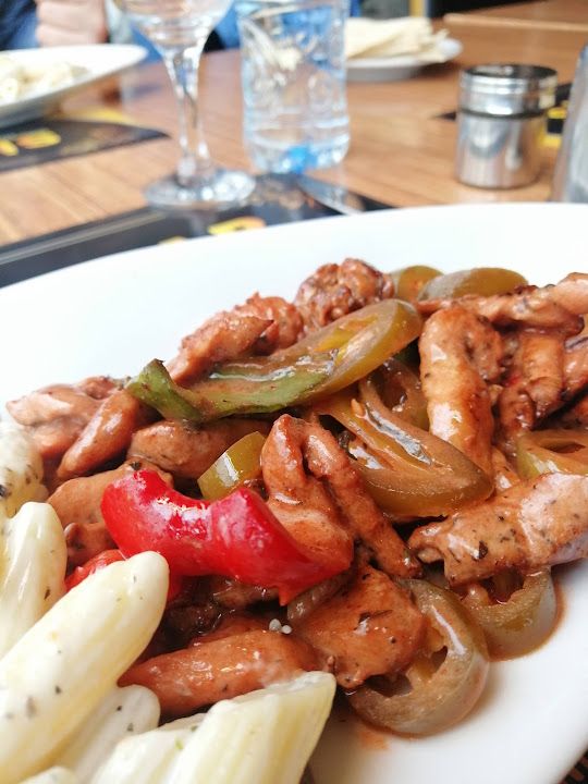 Piliç Tavında