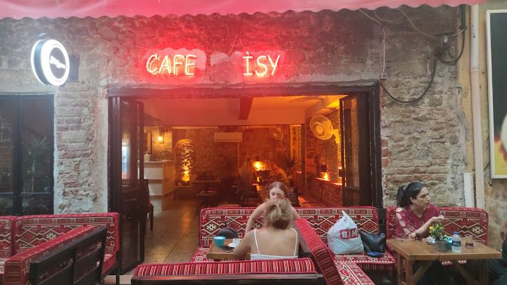 232 cafe daisy
