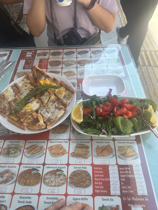 Betonyol Üçyol Pide Salonu
