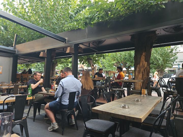 Cadde pub
