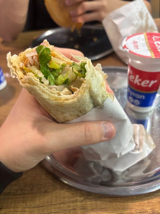 Cevirme Dönern Kebap Ve E V Yemekleri Salonu