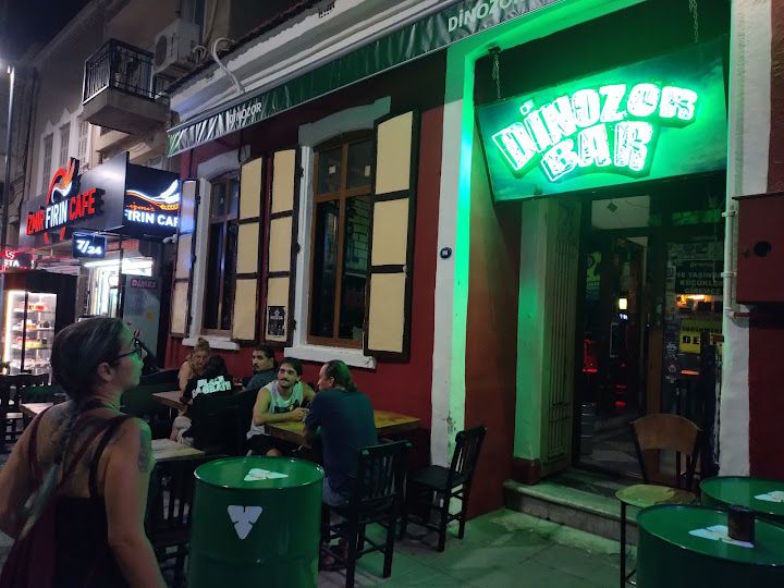 Dinozor Bar