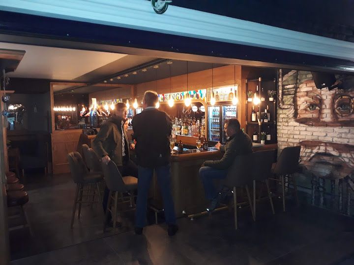 KING'S PUB
