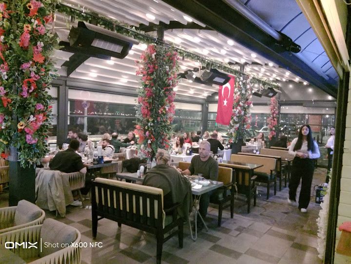 L&e Cafe / Restaurant