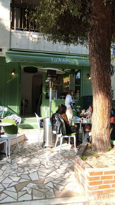 La Joliés Patisserie