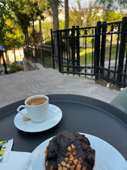 Mutluluk Kahvesi Adile Naşit Parkı