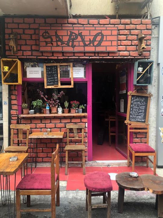 Şarlo Kafe