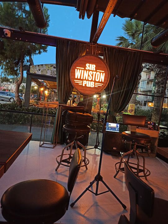 Sir winston pub güzelyalı