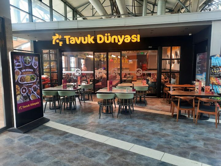 Tavuk Dünyası Konak Pier Cadde