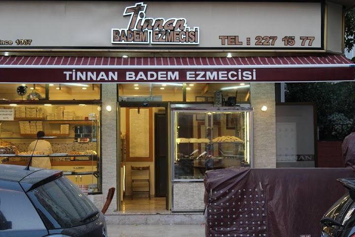 Tinnan badem ezmecisi