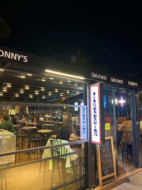 Tonny's Pub