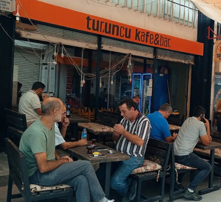 Turuncu kafe & bar