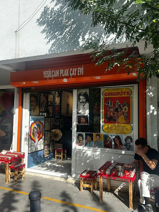 Yeşilçam Plak Çay Evi