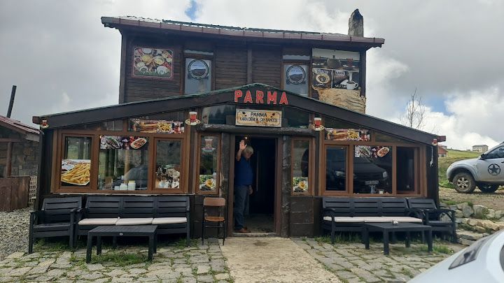 PARMA KARA DEMLİK ÇAY BAHÇESİ