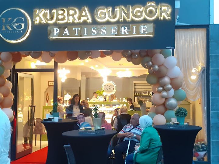 Kübra Güngör Patisserie