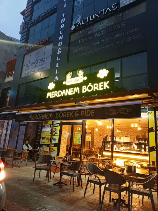 Merdanem Börek 3 Pide