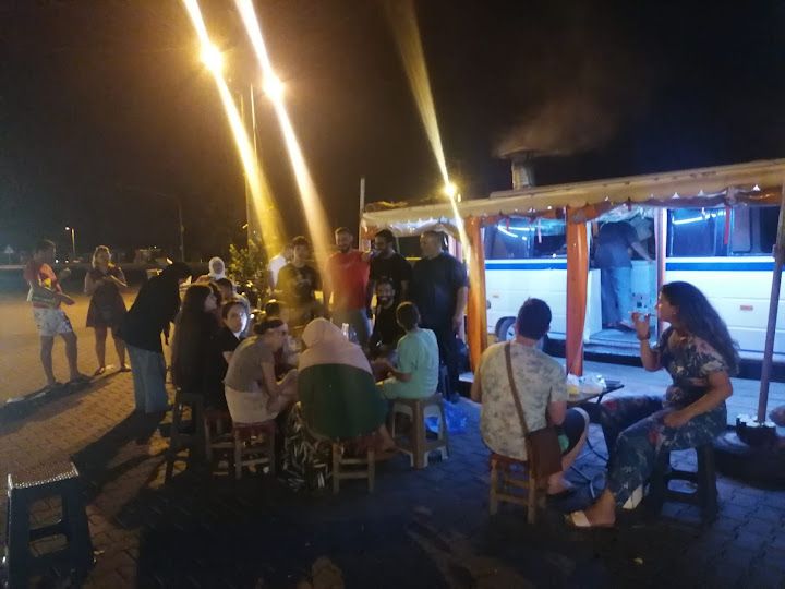 Menekşe Ablanın Yeri