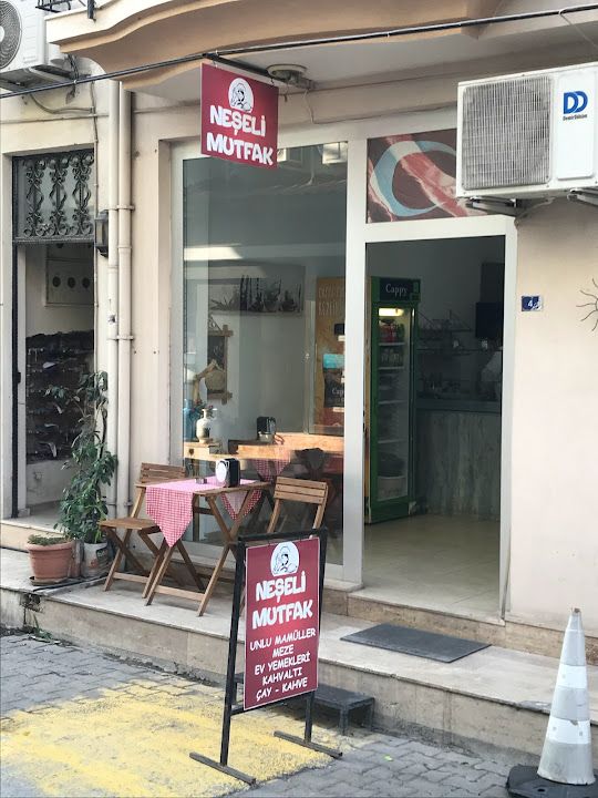 NEŞELİ MUTFAK