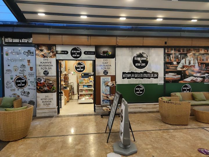 Üstad Sahaf & Kitap Cafe
