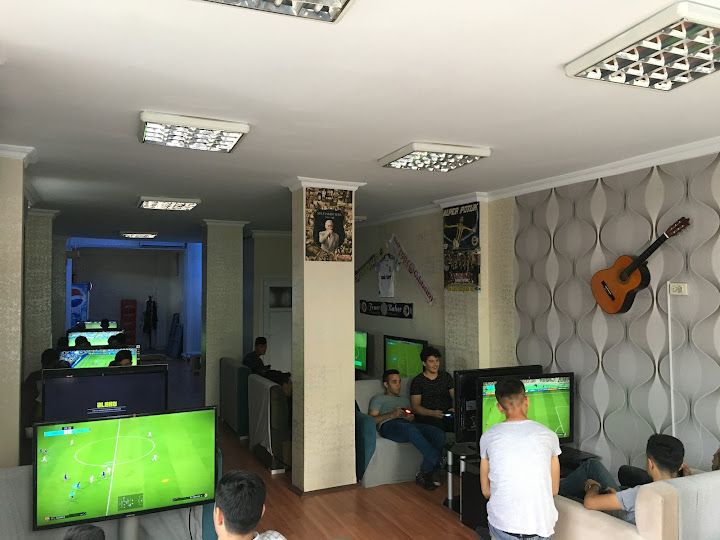 Duman Playstation Cafe