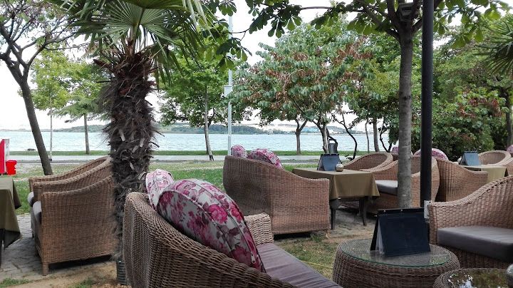 Effendi Cafe