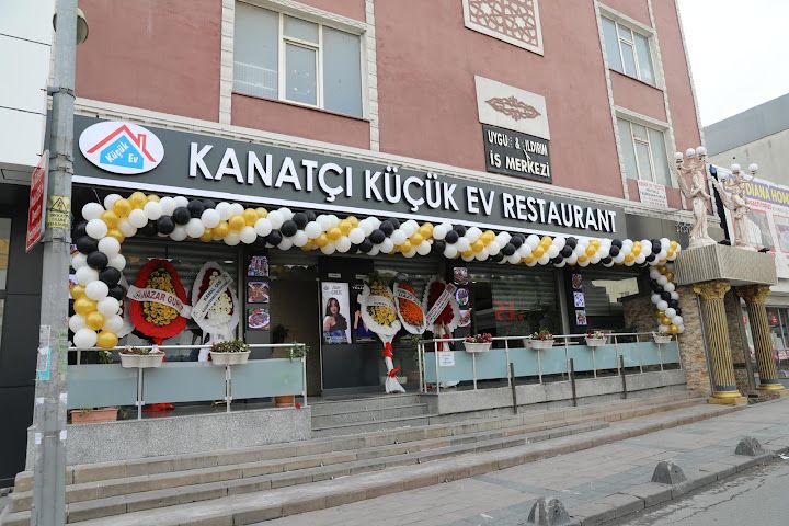 Kanatçı Küçük Ev