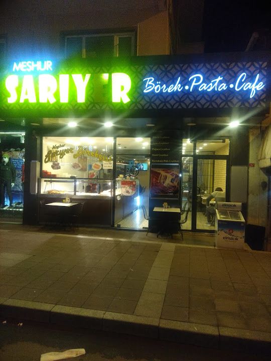 Sefaköy Meşhur Sarıyer Börek Pasta Cafe