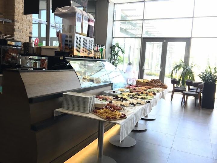 Tema Club House Cafe