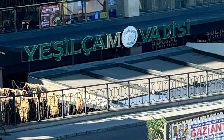 Yeşilçam Vadisi Metropark Sefaköy Gece Nargilecisi
