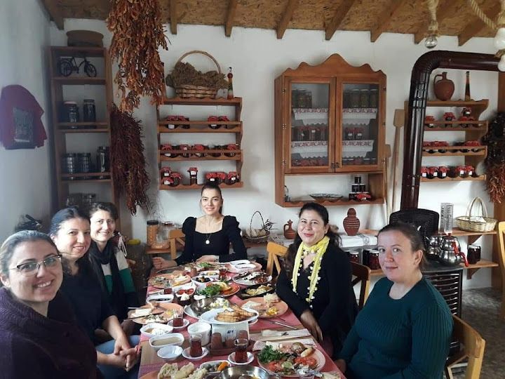 Bahar'ın yeri köy sofrası yörük çadırı