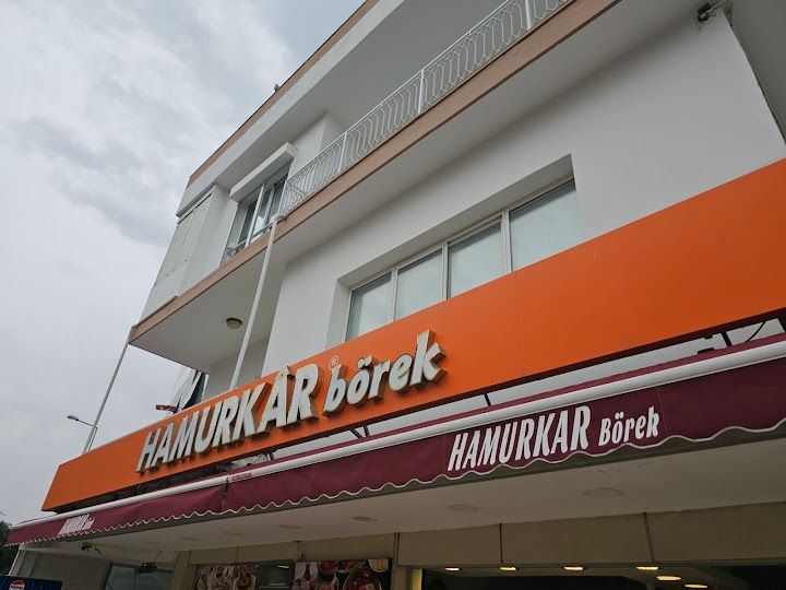 Hamurkar börek ve baklava kuşadası