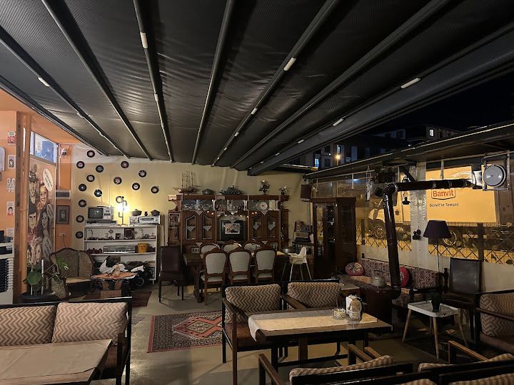 Neşeli Günler Cafe