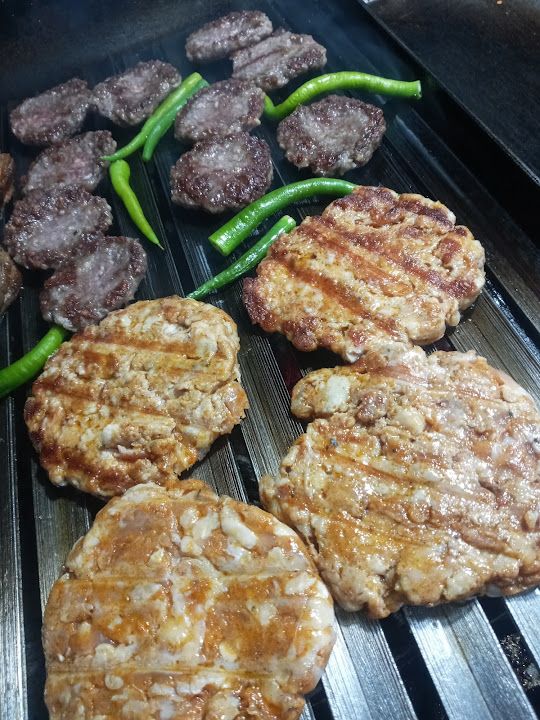 Tamer Usta- Köfte - Tavuk Satır - Sucuk -