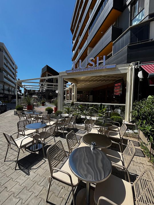 Lush Chocolate Bornova