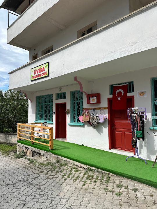 Livera Kıraathanesi