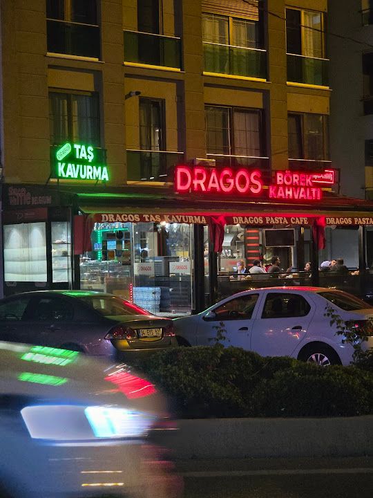 Dragos Pasta Cafe Küçükyalı Şubesi