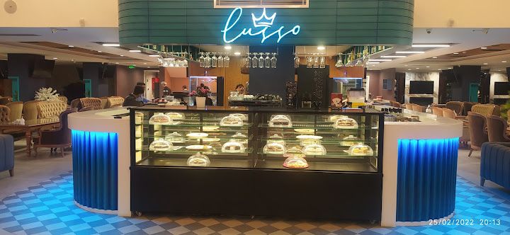Lusso Restaurant Cafe