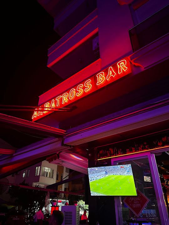 Albatross Bar