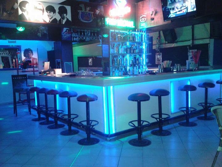 Black Mirror Bar