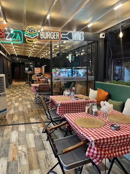 Hangout Pizza & Burger