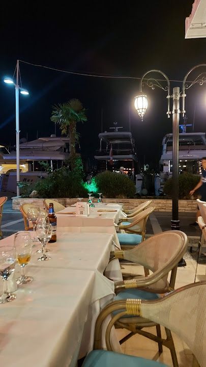 Neighbours Restaurant