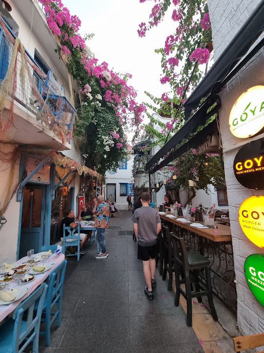 Reve Food & Coffee