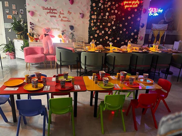 Jelibon's cafe & oyun