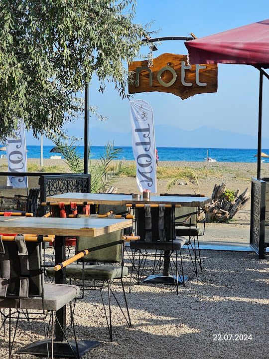 Nott Cafe & Bistro